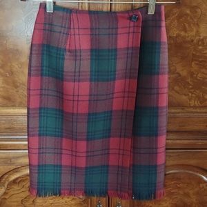 Rafaella 100% worsted wool wrap (fold over) skirt, green red plaid lined…